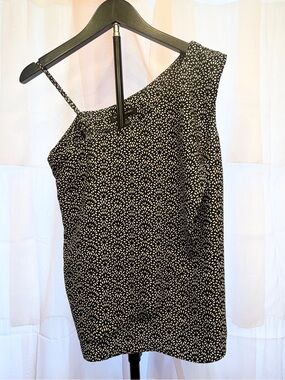 Banana Republic Women’s Black and White One-Shoulder Floral Print Blouse Size XS